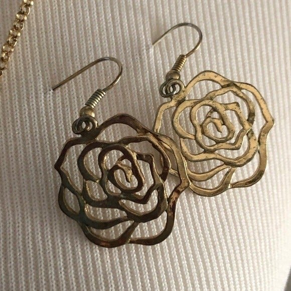Charming Charlie Wire Flower Necklace & Earrings - Picture 6 of 11
